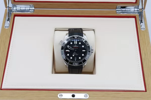 Omega Seamaster 300 210.32.42.20.01.001 Black Dial Ceramic Bezel Rubber Strap - Image 9