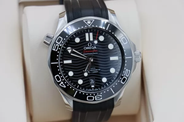 Omega Seamaster 300 210.32.42.20.01.001 Black Dial Ceramic Bezel Rubber Strap - Image 10